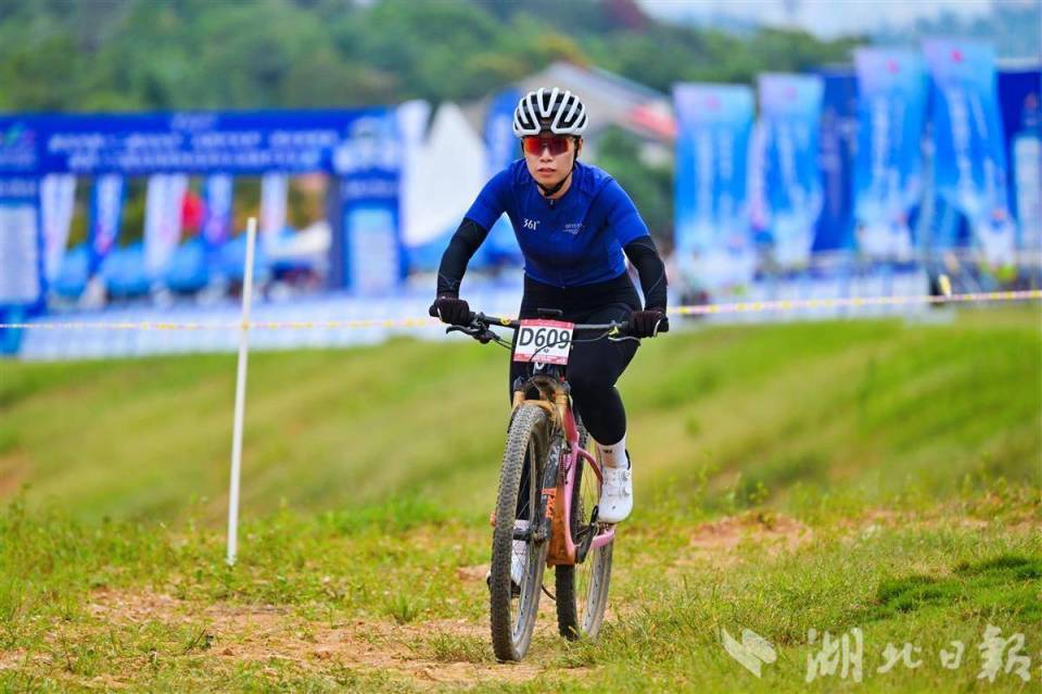 施日益完善, 江汉区