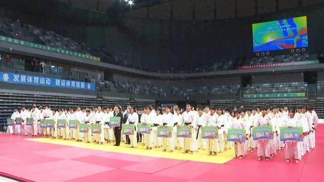 div, span, 集中精神投